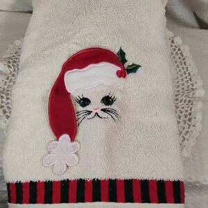 Christmas theme bath towel white w/ cat wearing hat by Santens brand circa 1990s